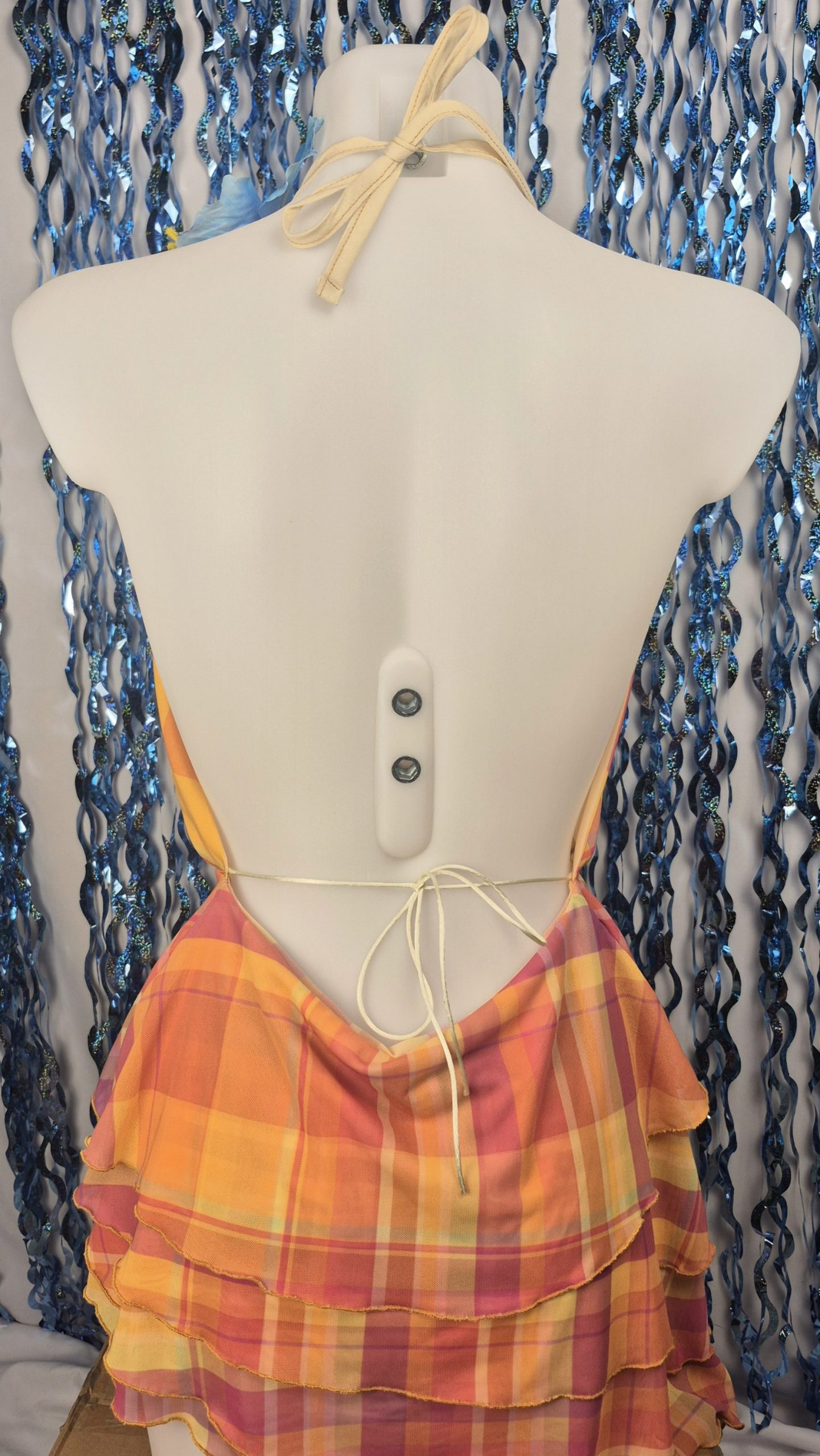 Mini robe madras a volants – Image 3